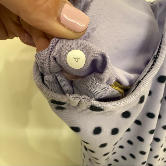 Lululemon Women’s Size 4 Power Y Tank Lilac/ Black polkadot - Picture 4 of 4